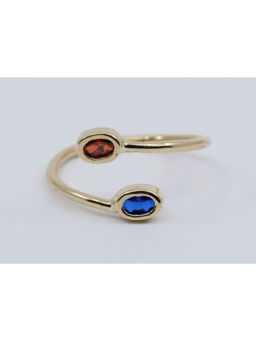Unique 10K Yellow Gold Garnet & Synthetic Sapphire Open Bypass Ring - Size 8.50